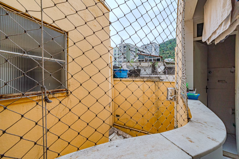 Foto 28 do imóvel: 2 quartos com dependência revertida com excelente custo/benefício no Humaitá