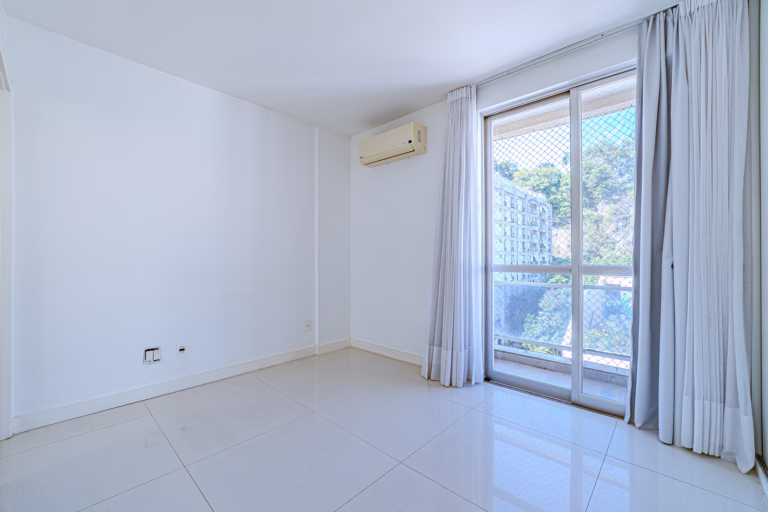 Foto 15 do imóvel: 2 quartos com varanda e vista ampla em Laranjeiras