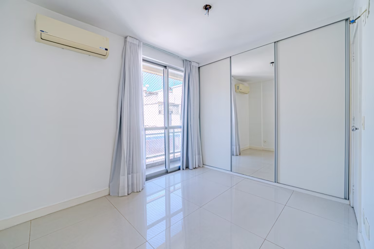 Foto 16 do imóvel: 2 quartos com varanda e vista ampla em Laranjeiras