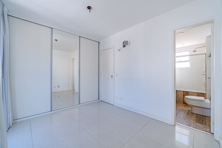 Foto 17 do imóvel: 2 quartos com varanda e vista ampla em Laranjeiras