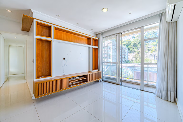 Foto 5 do imóvel: 2 quartos com varanda e vista ampla em Laranjeiras