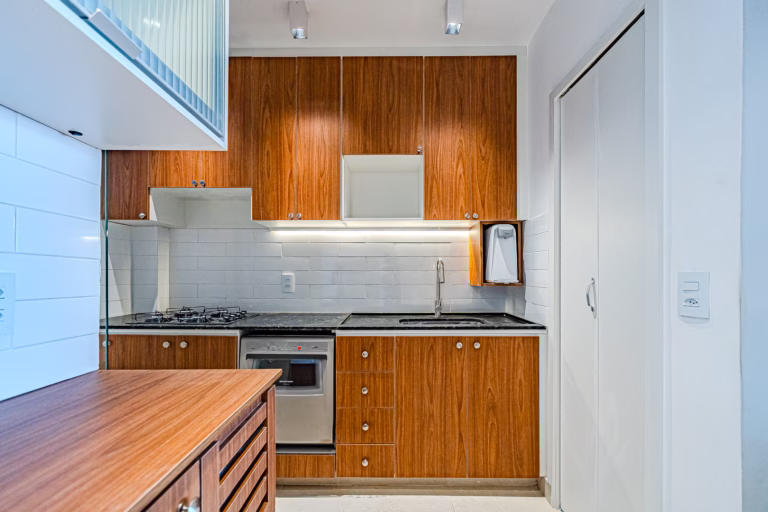 Foto 16 do imóvel: Quarto e sala com decoração completa, armários e eletrodomésticos, para morar ou investir em Botafogo