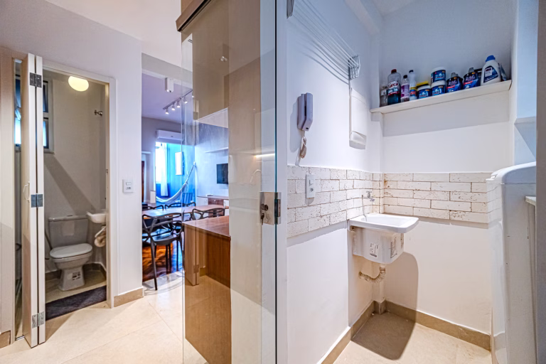 Foto 20 do imóvel: Quarto e sala com decoração completa, armários e eletrodomésticos, para morar ou investir em Botafogo