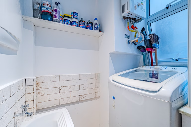 Foto 26 do imóvel: Quarto e sala com decoração completa, armários e eletrodomésticos, para morar ou investir em Botafogo