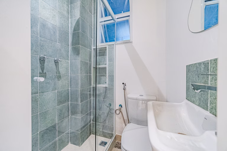 Foto 21 do imóvel: Quarto e sala com decoração completa, armários e eletrodomésticos, para morar ou investir em Botafogo