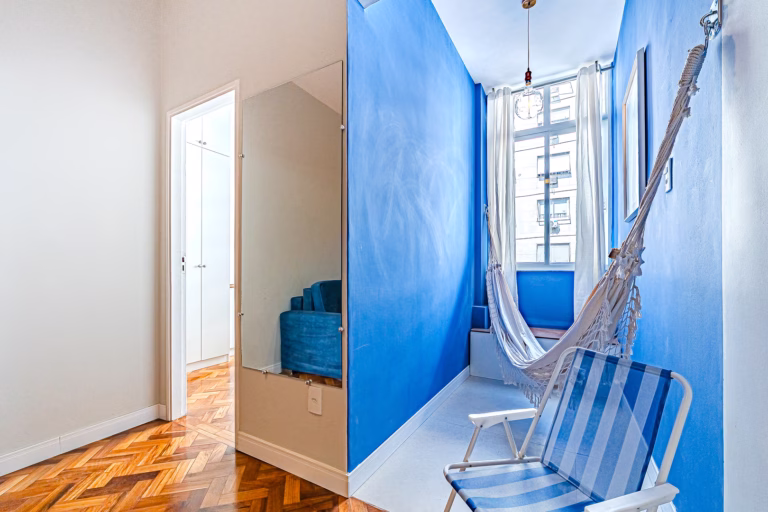 Foto 6 do imóvel: Quarto e sala com decoração completa, armários e eletrodomésticos, para morar ou investir em Botafogo