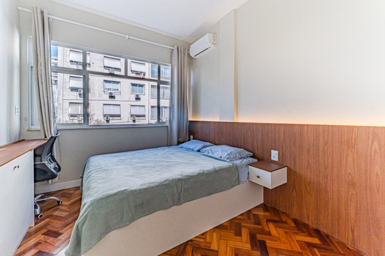 Foto 8 do imóvel: Quarto e sala com decoração completa, armários e eletrodomésticos, para morar ou investir em Botafogo