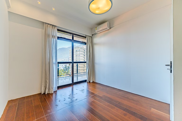 Foto 18 do imóvel: Apartamento de 4 quartos com vista de cartão postal na Fonte da Saudade