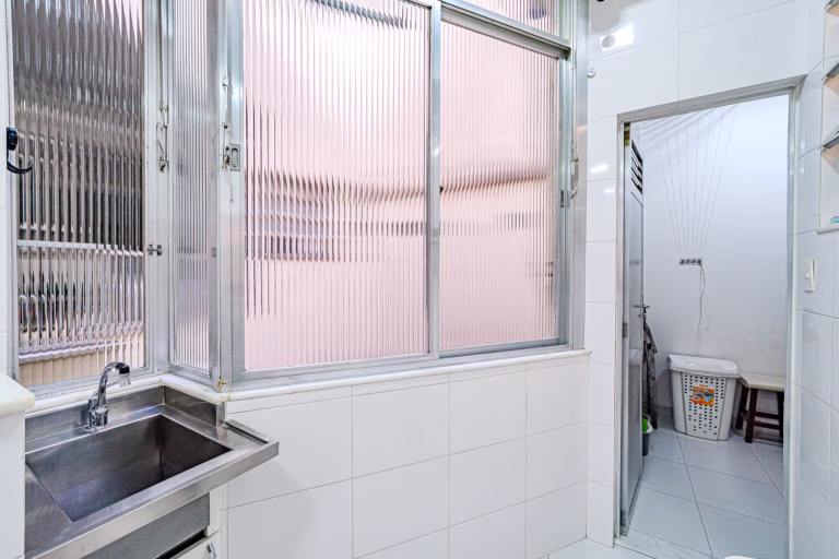 Foto 26 do imóvel: Um achado de 2 quartos com vaga no Catete