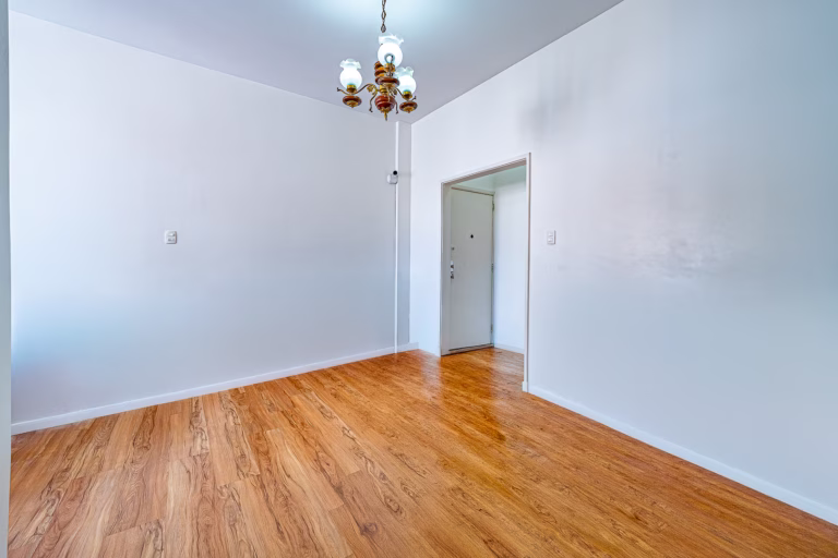Foto 4 do imóvel: Um achado de 2 quartos com vaga no Catete