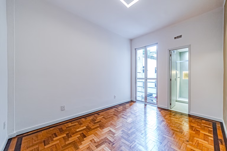 Foto 10 do imóvel: Quarto e sala na Glória, para morar ou investir