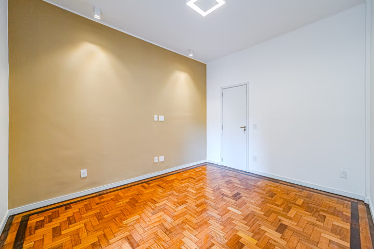 Foto 12 do imóvel: Quarto e sala na Glória, para morar ou investir