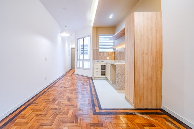 Foto 2 do imóvel: Quarto e sala na Glória, para morar ou investir