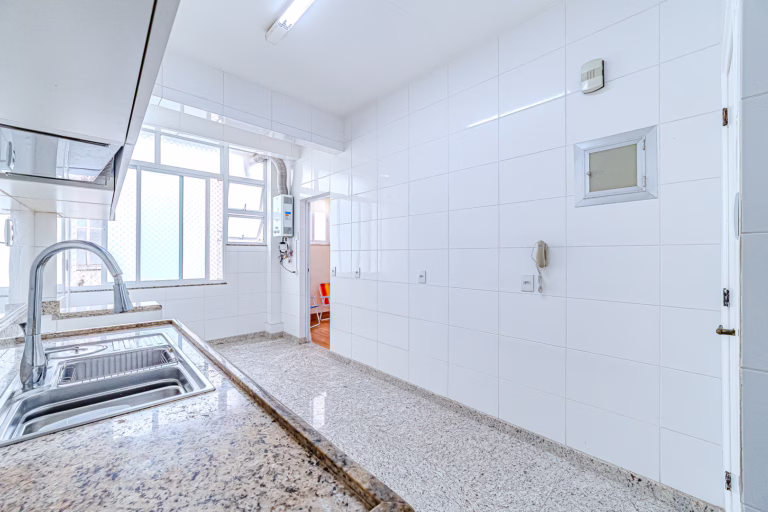 Foto 36 do imóvel: 3 quartos amplo, reformado e com preço justo em Copacabana