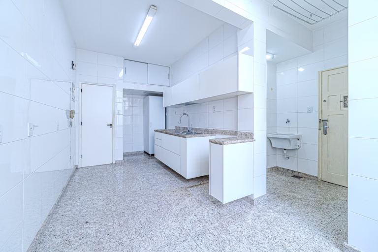 Foto 38 do imóvel: 3 quartos amplo, reformado e com preço justo em Copacabana