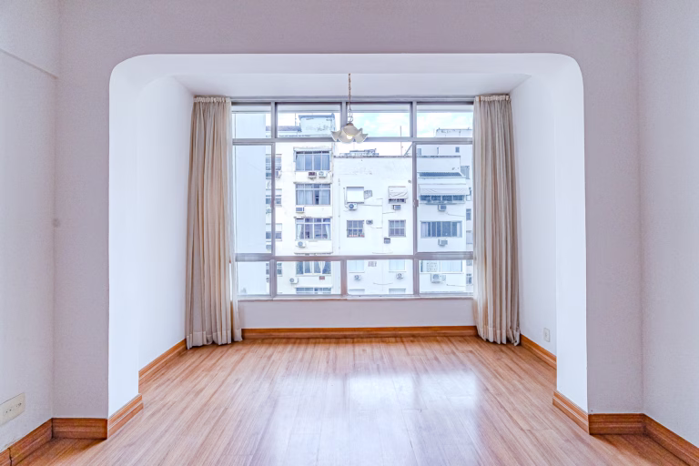 Foto 4 do imóvel: 3 quartos amplo, reformado e com preço justo em Copacabana