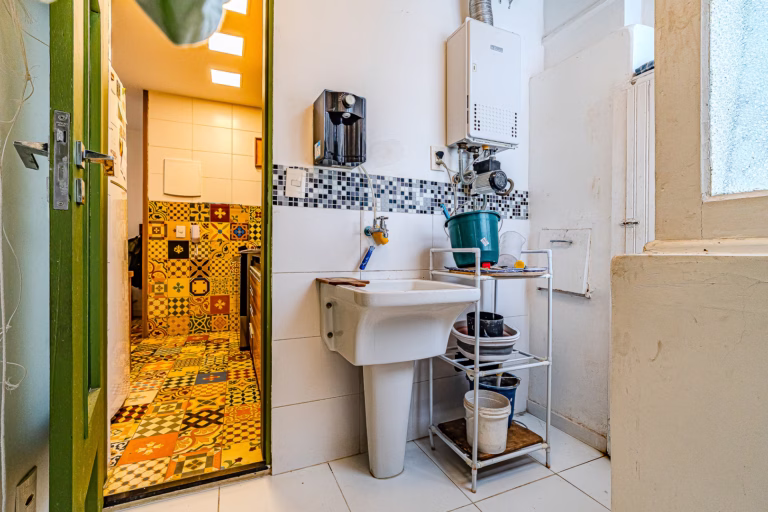 Foto 36 do imóvel: Charmoso apê de 3 quartos em simpático prédio sem elevador no Jardim Botânico