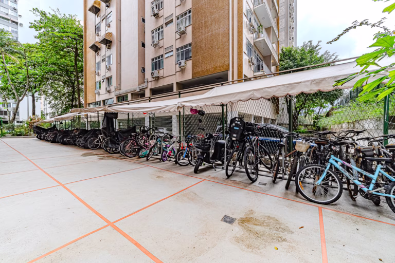 Foto 42 do imóvel: Um apartamento impecável, na melhor rua da Selva de Pedra no Leblon