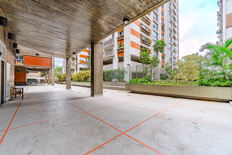 Foto 43 do imóvel: Um apartamento impecável, na melhor rua da Selva de Pedra no Leblon