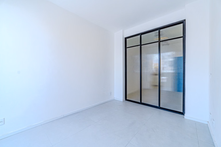 Foto 10 do imóvel: Studio super claro, com quarto e sala separados em prédio que permite locação por Airbnb