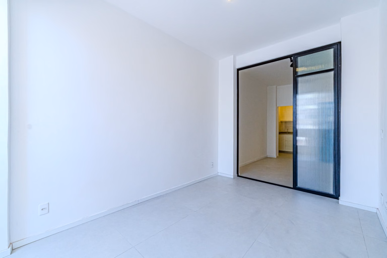 Foto 9 do imóvel: Studio super claro, com quarto e sala separados em prédio que permite locação por Airbnb